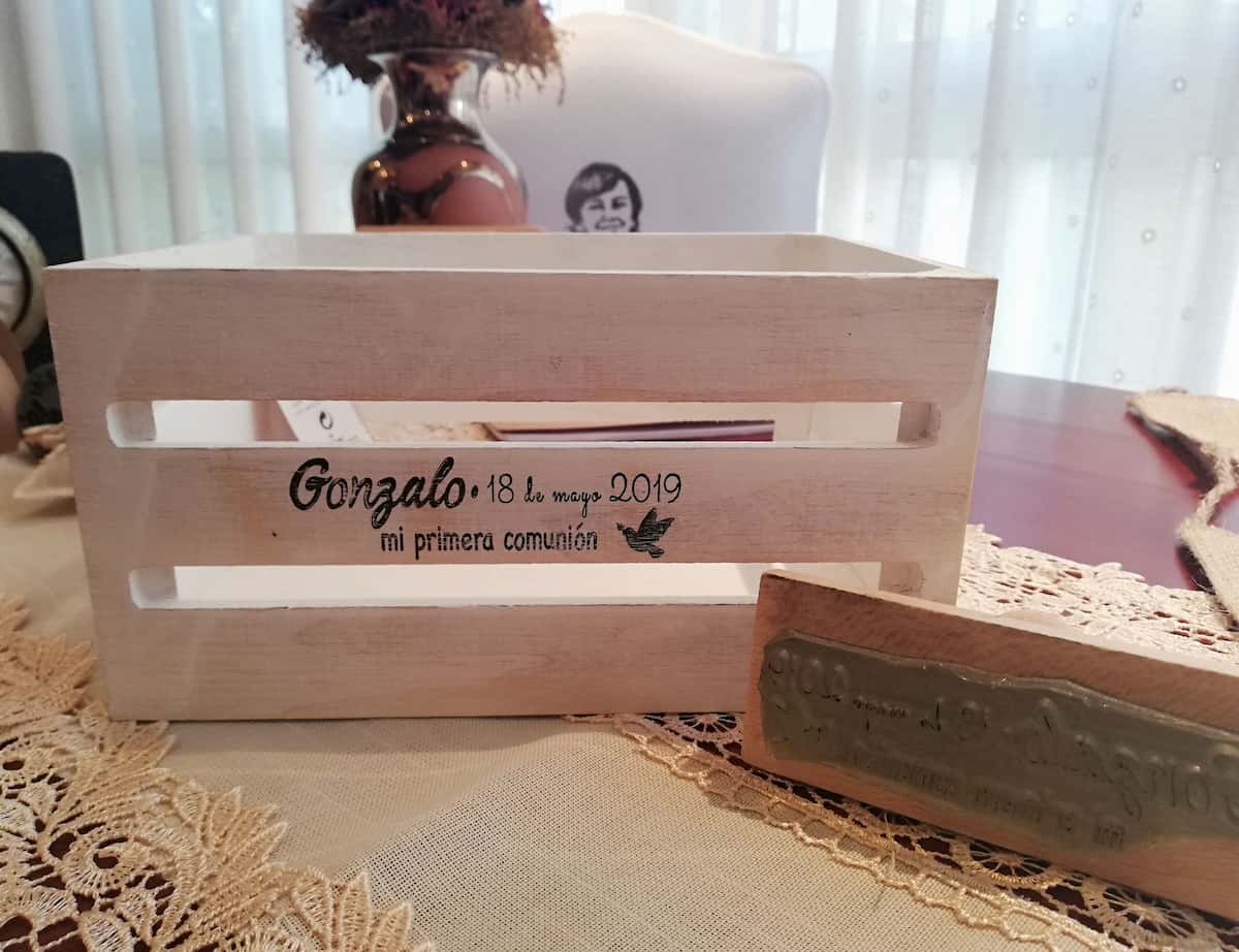 Personalisierte Kommunion-Geschenkbox mit BigStamping
